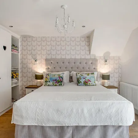 The Owl Nest-uk46927 *